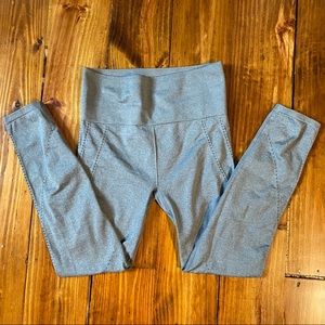 Seamless Fabletics Leggings